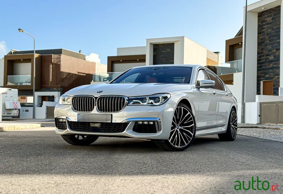 2016' BMW 730 photo #1