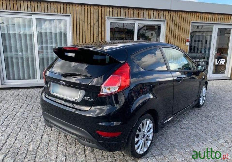 2013' Ford Fiesta photo #4