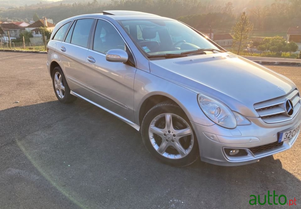 2006' Mercedes-Benz R-320 photo #1