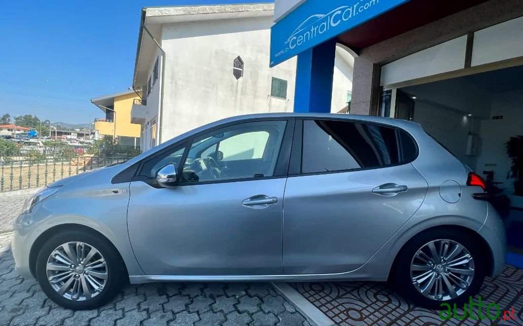 2016' Peugeot 208 photo #4