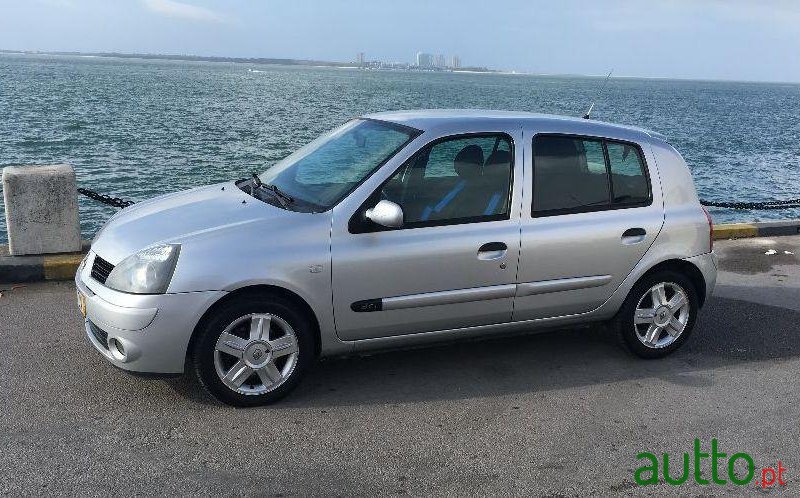 2005' Renault Clio 1.5 Dci Dynamique photo #2