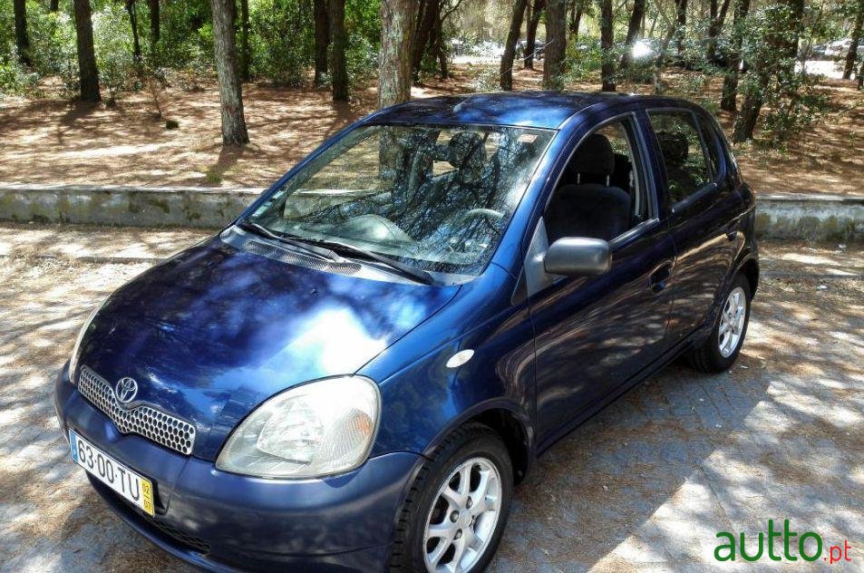 2002' Toyota Yaris 1.0 Vvt-I Sol photo #1