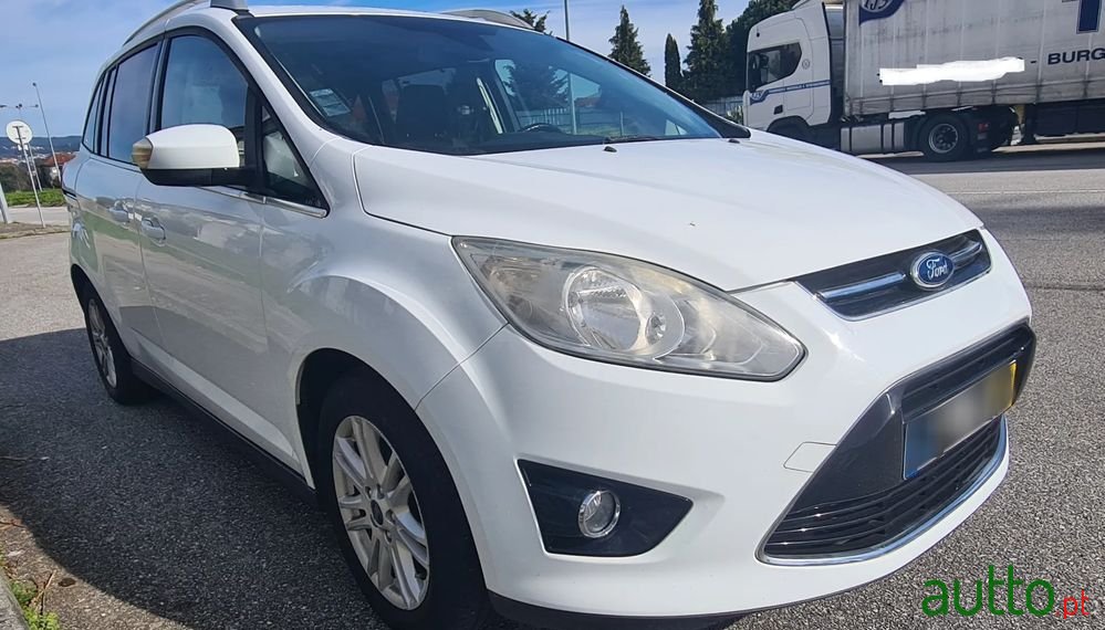 2014' Ford Grand C-MAX photo #3