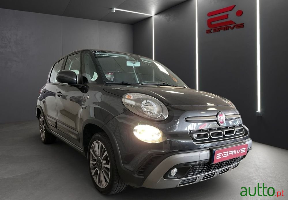 2019' Fiat 500L photo #2