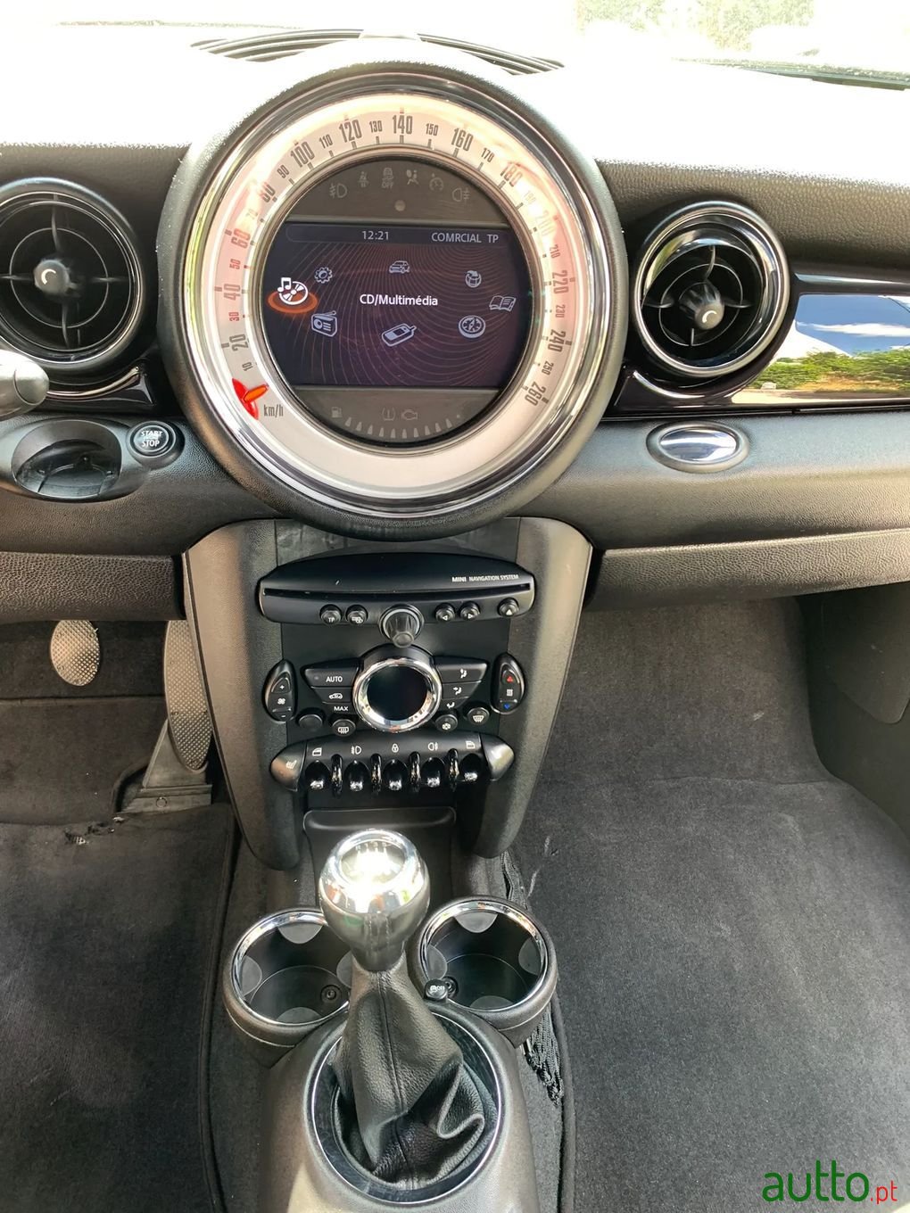 2011' MINI Cooper photo #6