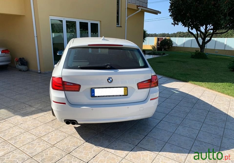 2012' BMW 520 photo #4