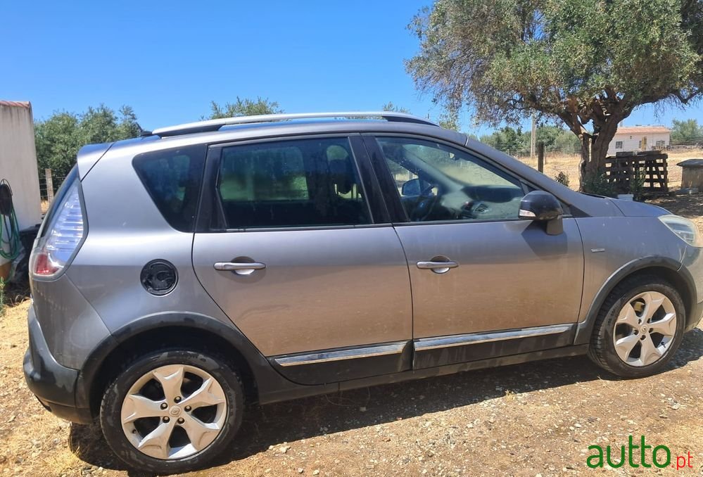 2014' Renault Scenic 1.2 Tce Sport Ss photo #3
