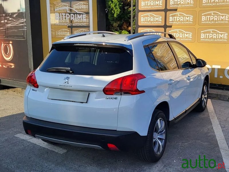 2016' Peugeot 2008 photo #4