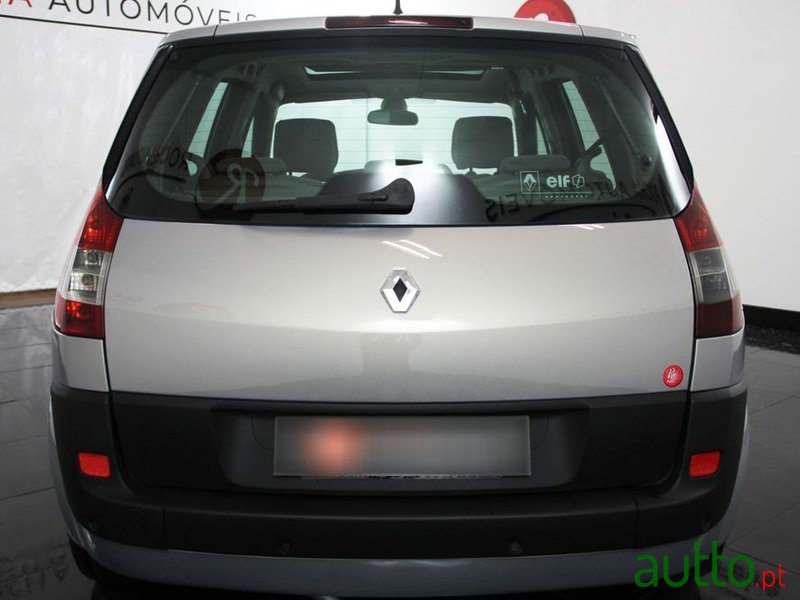 2005' Renault Scenic 1.5 Dci Dynamique photo #4