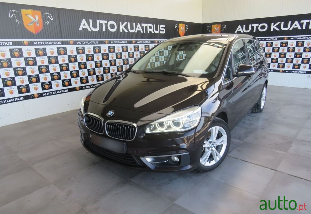 2017' BMW 216 Gran Tourer photo #4