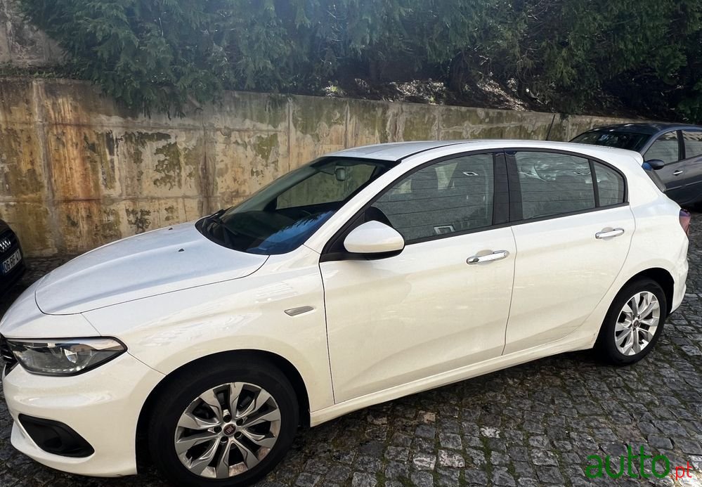 2019' Fiat Tipo 1.3 M-Jet Lounge photo #2