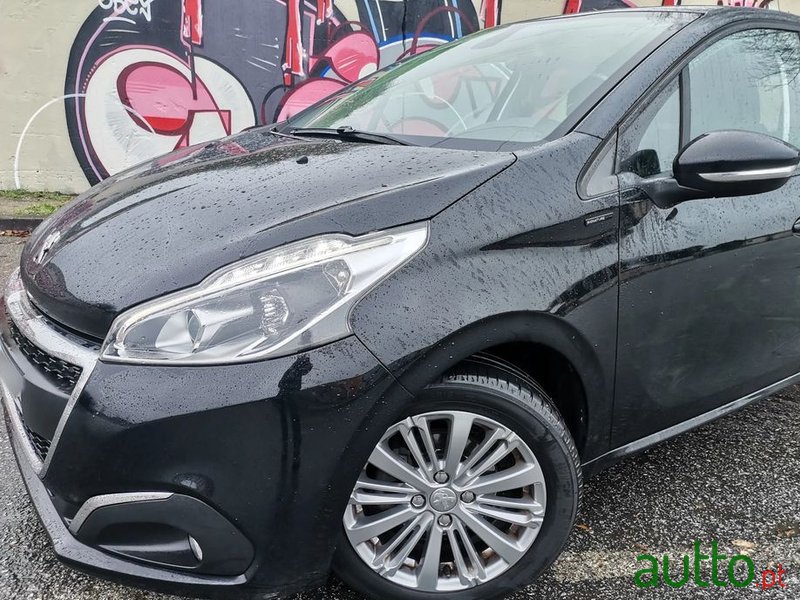2019' Peugeot 208 photo #3