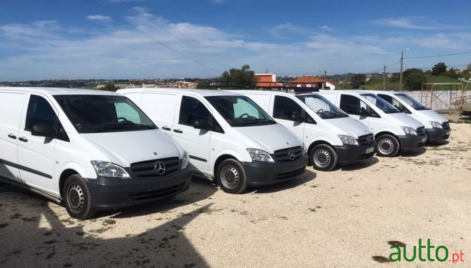 2011' Mercedes-Benz Vito photo #2