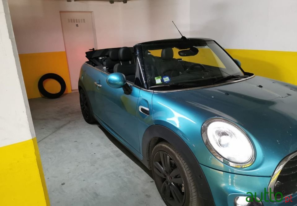 2016' MINI Cabrio photo #2