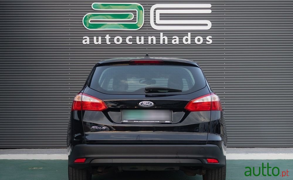 2011' Ford Focus Sw photo #5