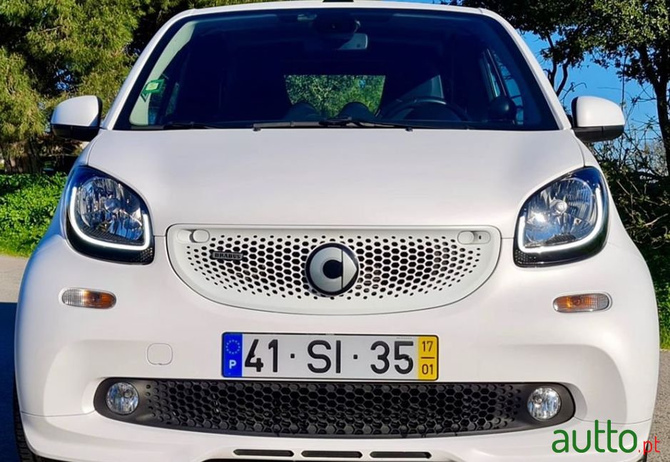 2017' Smart Fortwo photo #3