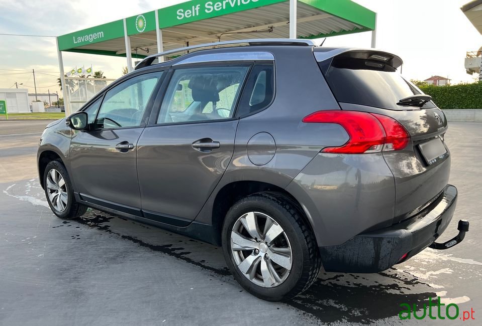 2013' Peugeot 2008 photo #6