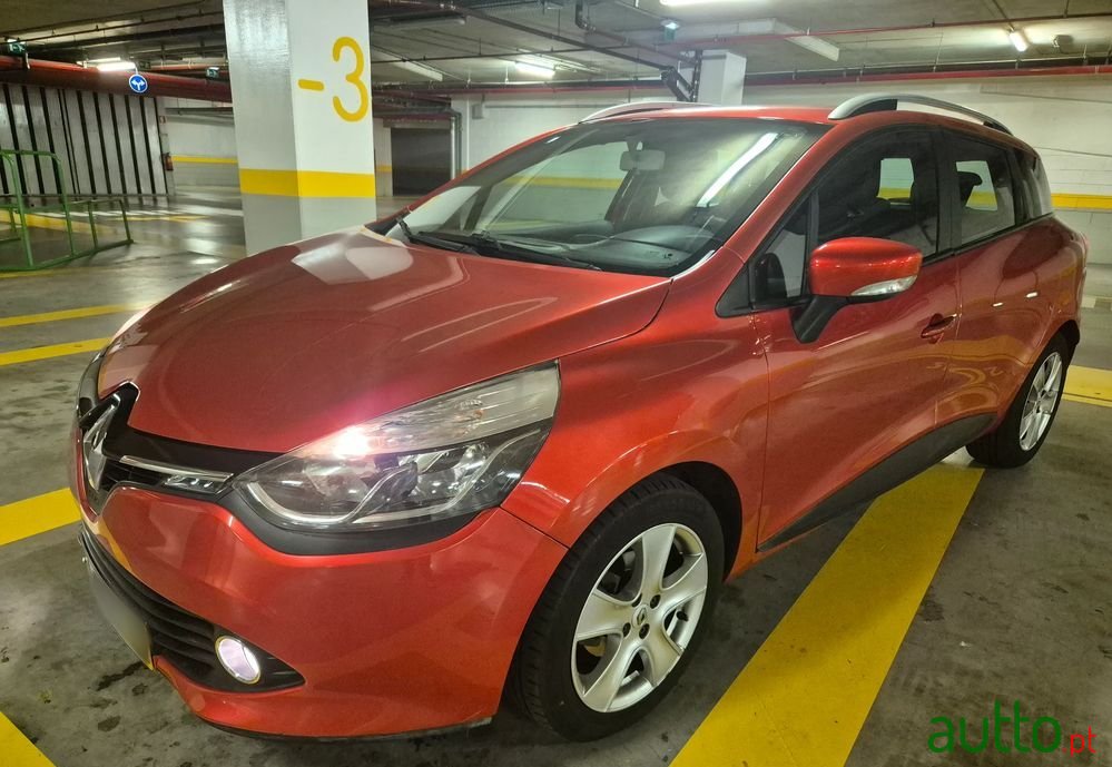 2013' Renault Clio Sport Tourer photo #4