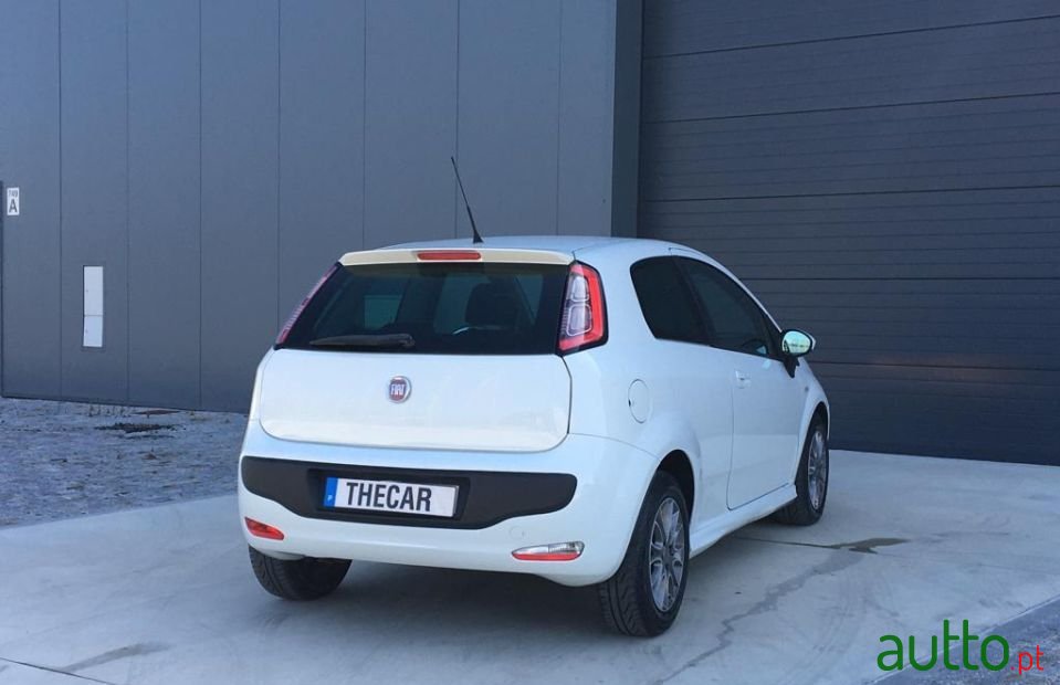 2010' Fiat Grande Punto photo #4