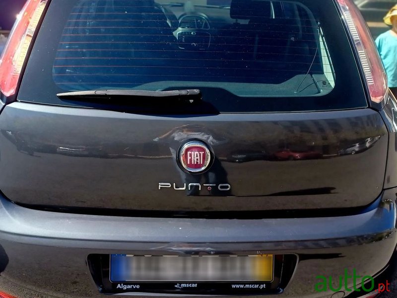 2014' Fiat Punto photo #2