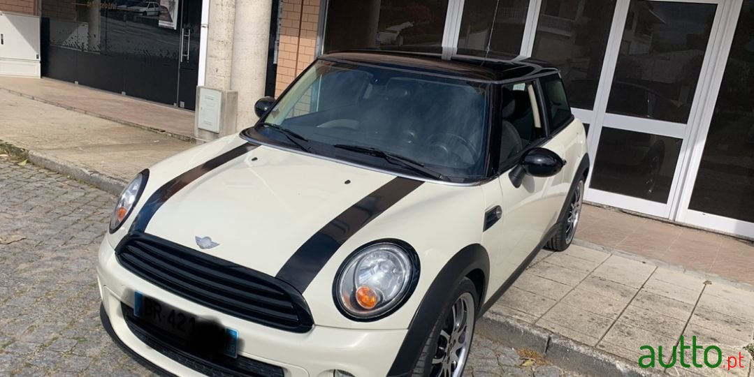 2011' MINI Cooper photo #1