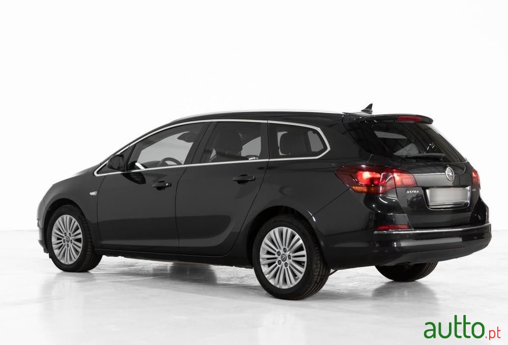 2014' Opel Astra Sports Tourer photo #4