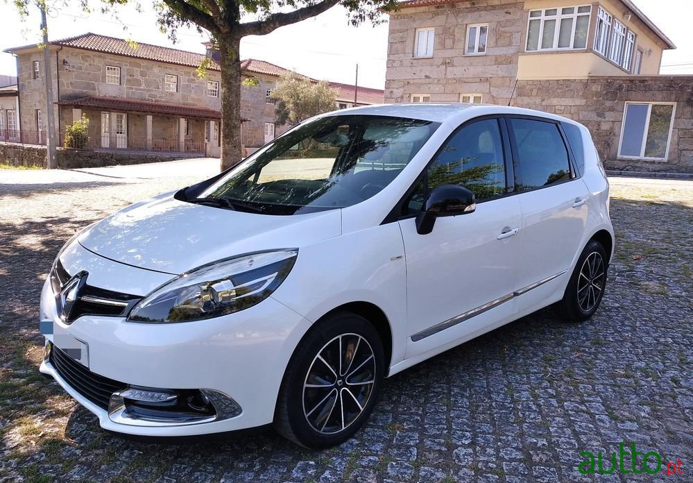 2013' Renault Scenic photo #1