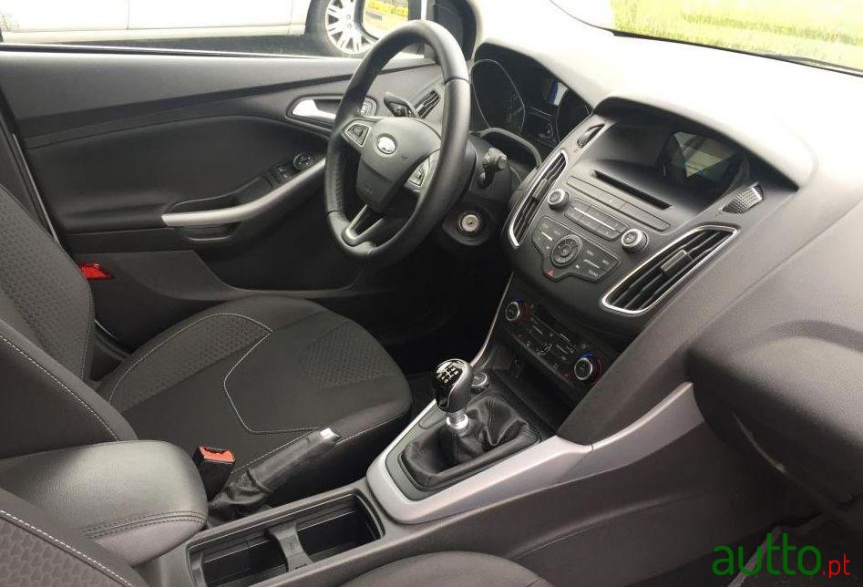2016' Ford Focus Ecoboost 125Cv photo #2