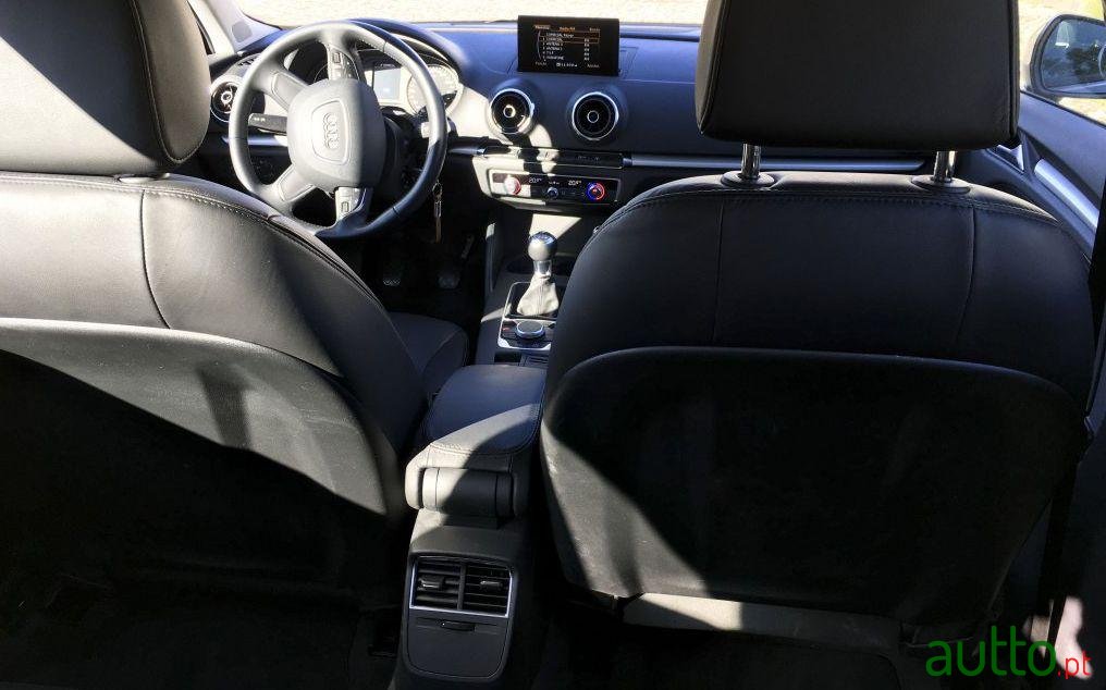 2015' Audi A3 Sportback photo #2