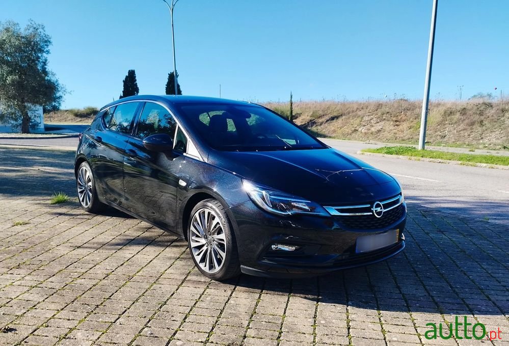 2016' Opel Astra photo #1