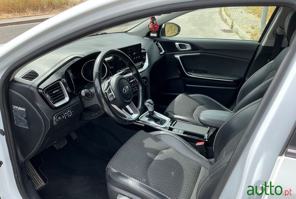 2020' Kia Ceed Sw photo #4