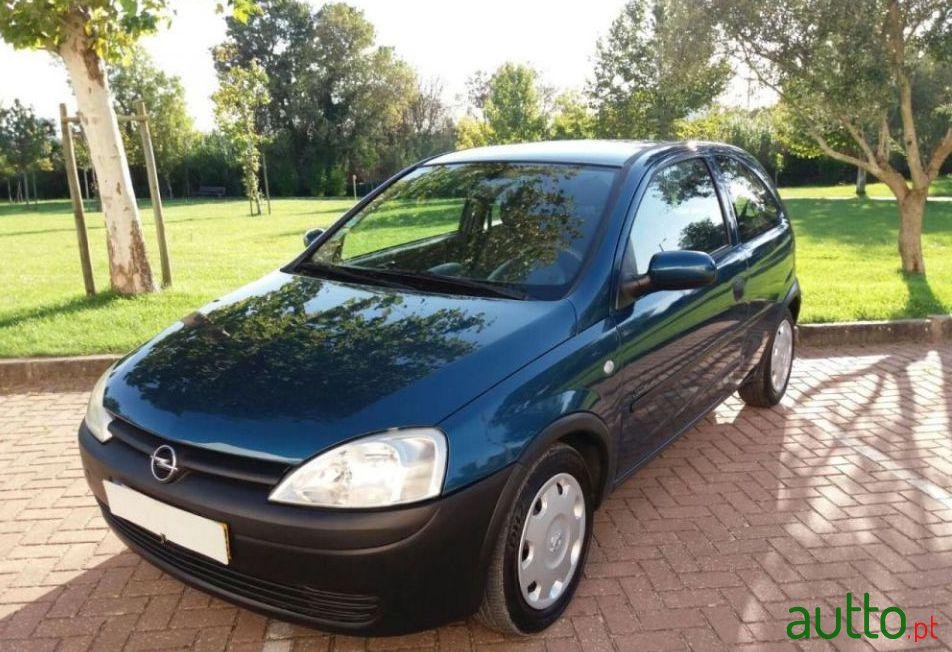 2001' Opel Corsa 1.2 16V Confort photo #1