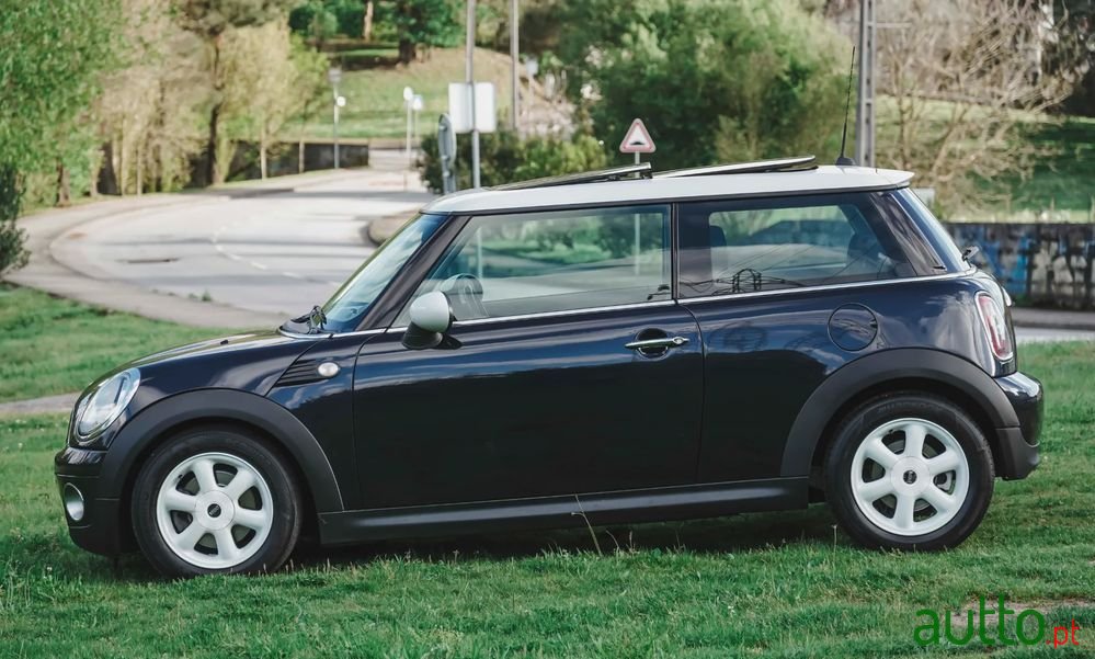 2008' MINI One 3 Portas photo #6