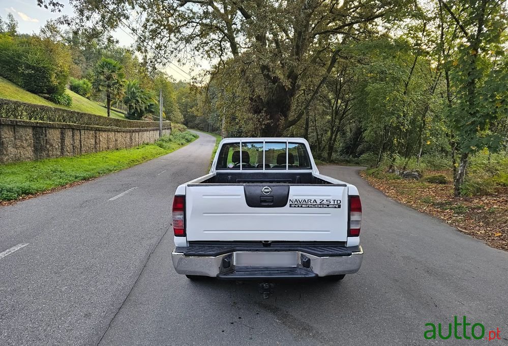 2011' Nissan Navara photo #2