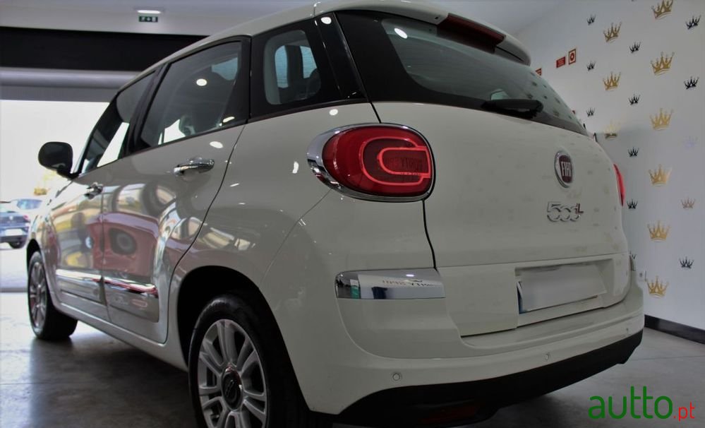 2018' Fiat 500L photo #4