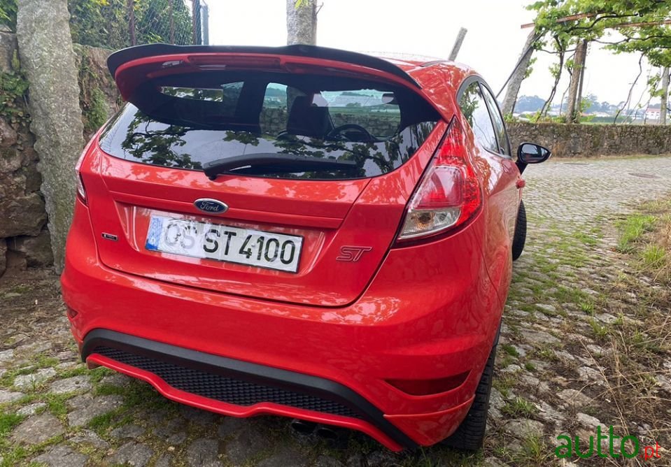 2015' Ford Fiesta photo #6