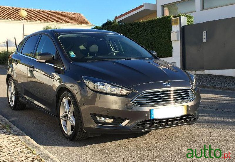 2015' Ford Focus photo #1