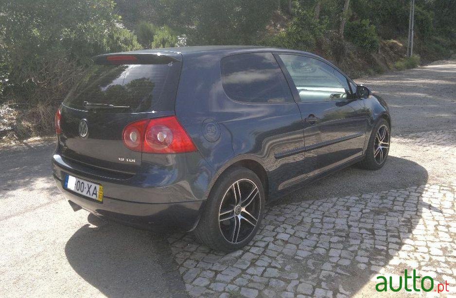 2002' Volkswagen Golf 1.9 Tdi 105 photo #2