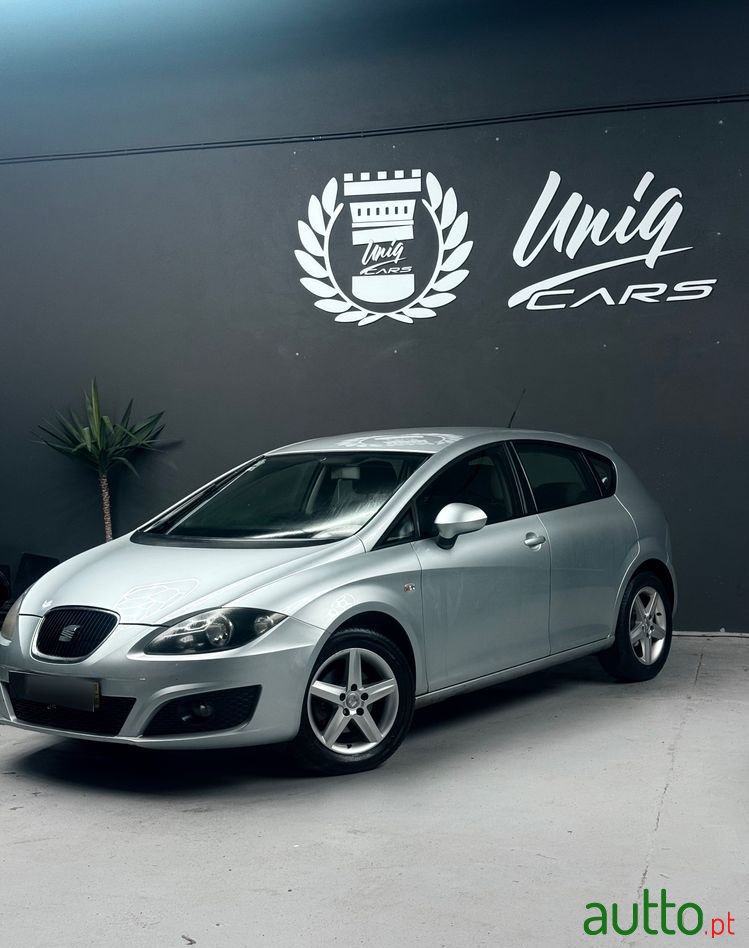 2011' SEAT Leon photo #3