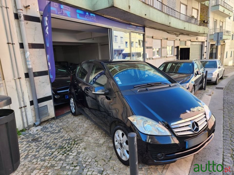 2009' Mercedes-Benz A-150 photo #2