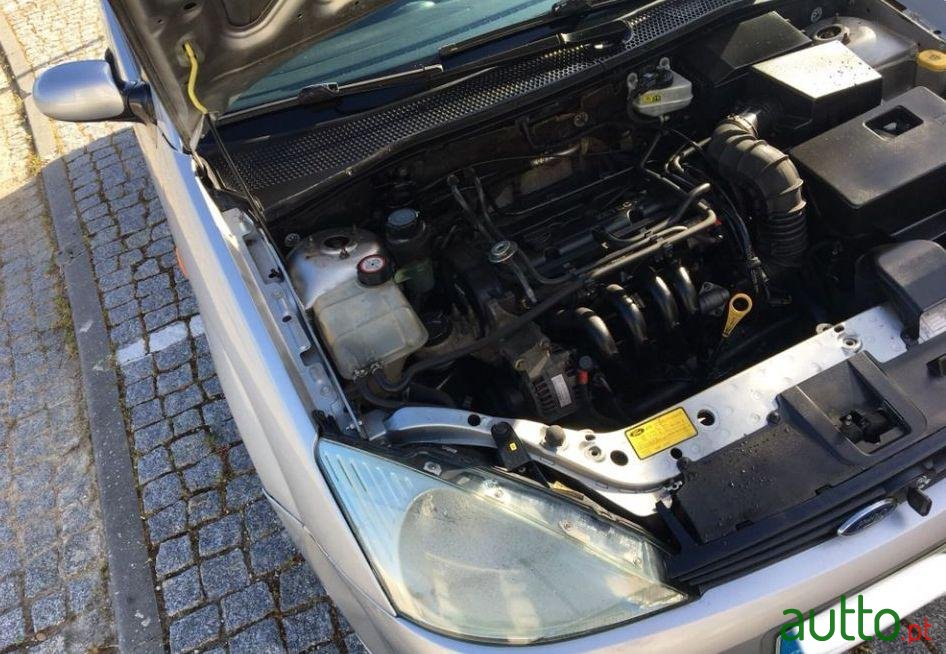 2001' Ford Focus photo #1