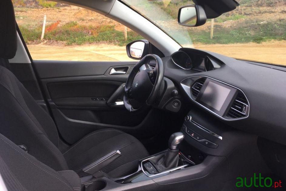 2016' Peugeot 308 Sw photo #2