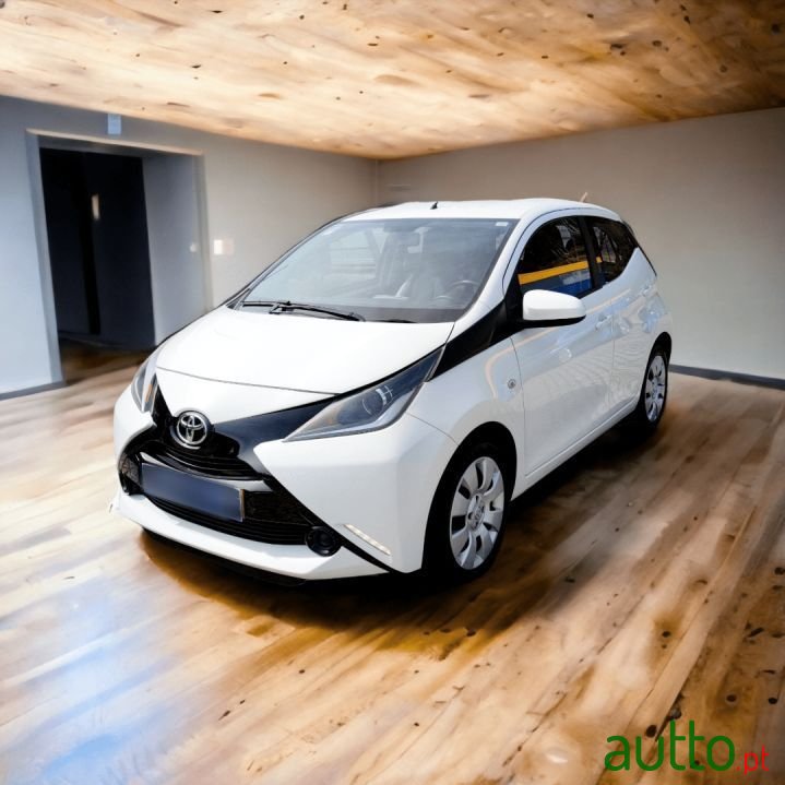 2015' Toyota Aygo photo #2