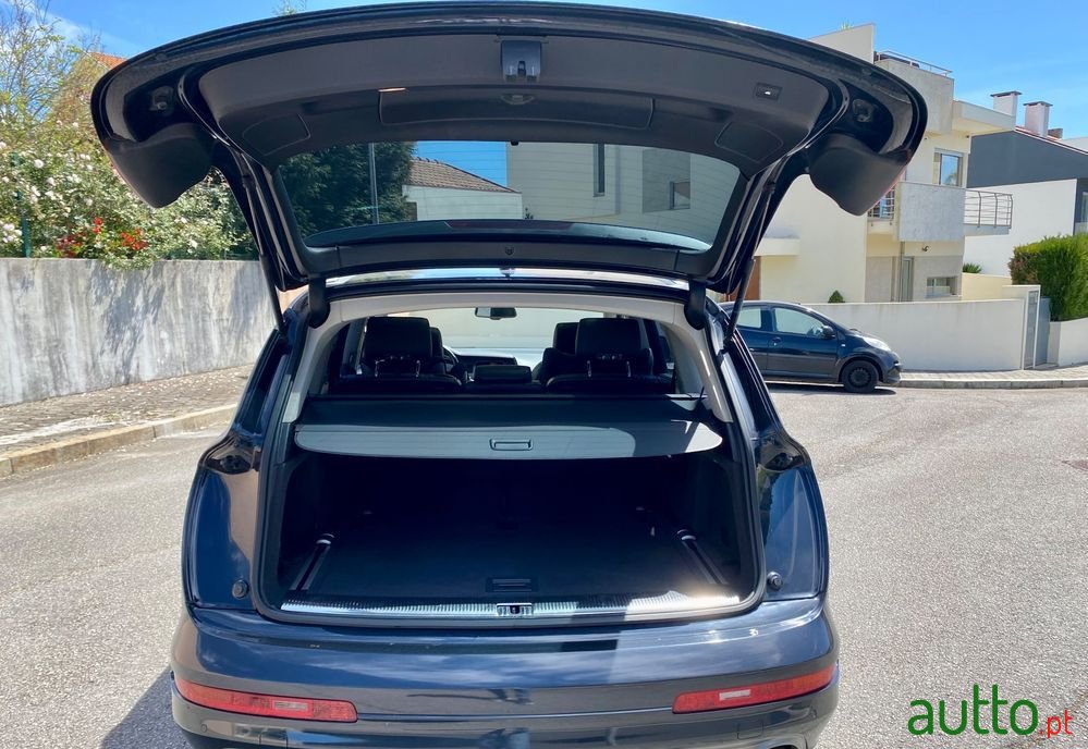 2011' Audi Q7 photo #6