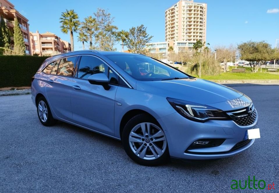 2017' Opel Astra Sports Tourer photo #1