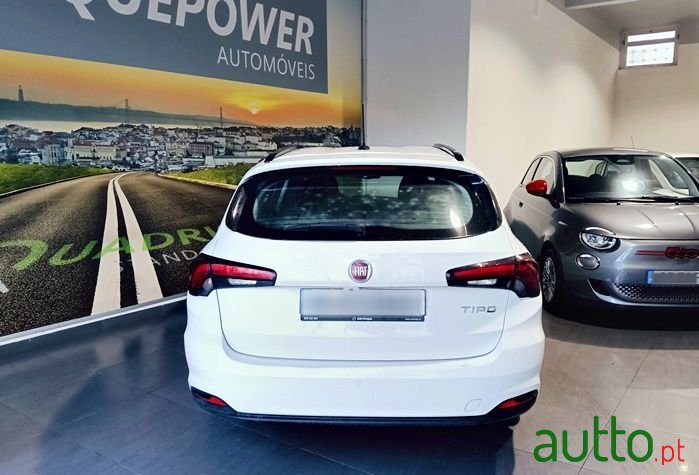 2021' Fiat Tipo Station Wagon photo #6