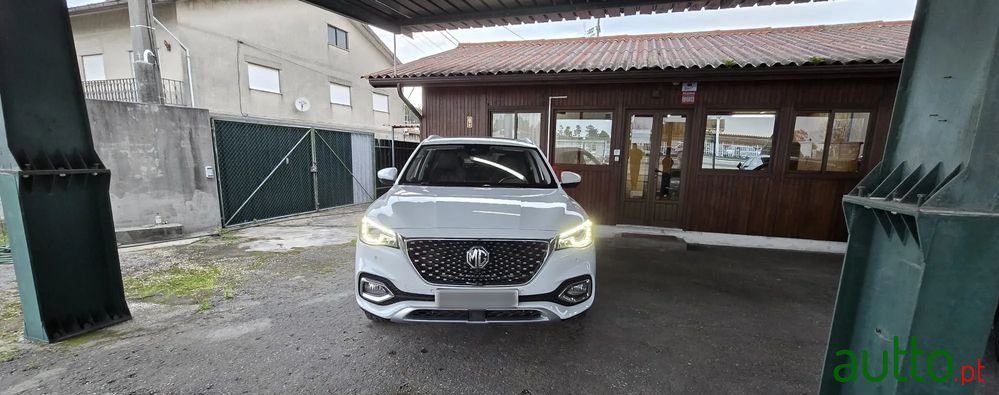 2023' MG EHS Phev Luxury photo #3