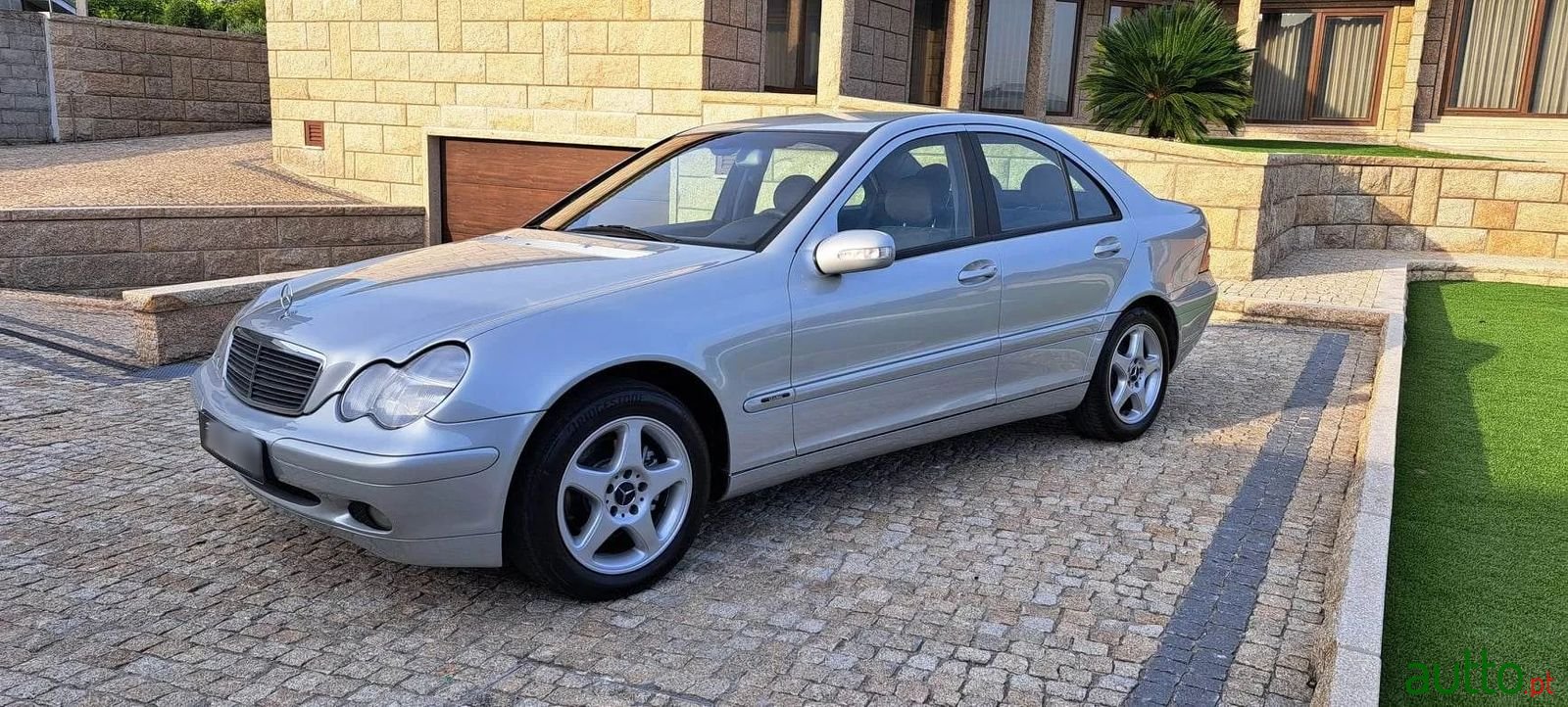2001' Mercedes-Benz C-200 photo #3