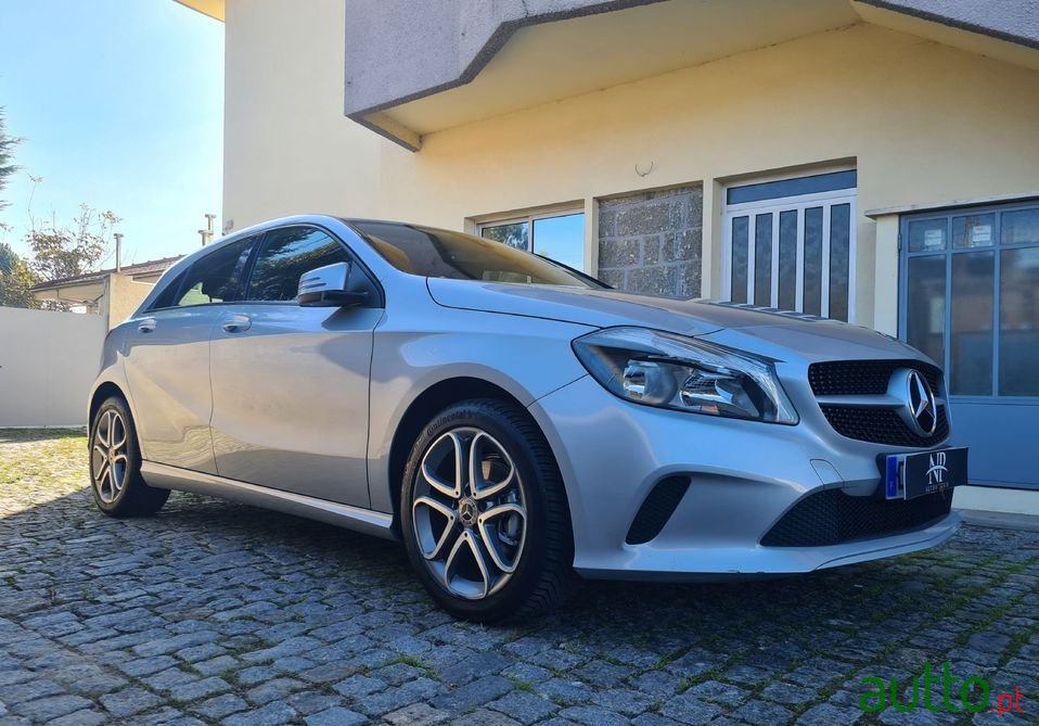 2015' Mercedes-Benz A-180 photo #3