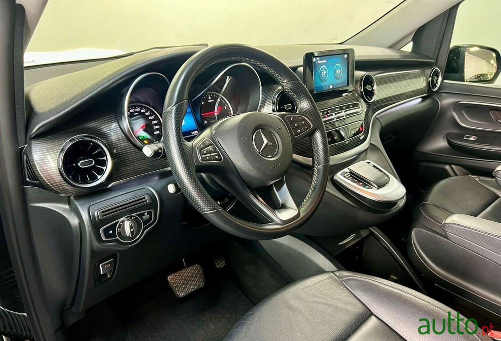 2022' Mercedes-Benz Classe V photo #6